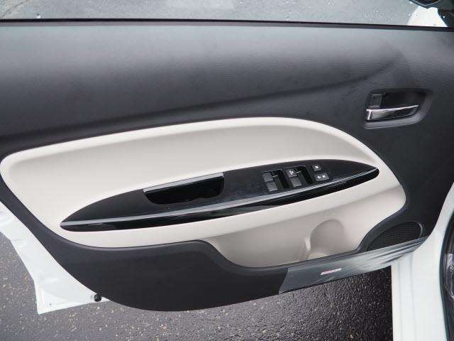 Mitsubishi Mirage G4 2017 photo 13